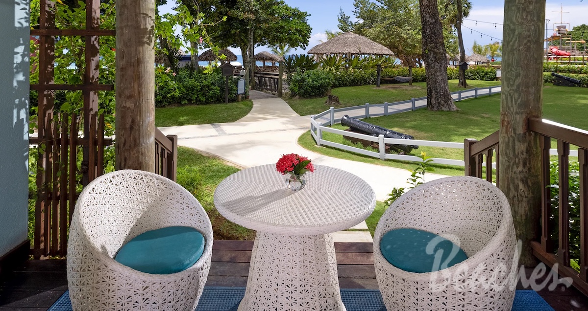 Negril Resort & Spa - Tropical Oceanview Walkout Oversized Concierge Family Suite